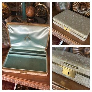 Vintage 1950’s Gold Floral Jewelry Box